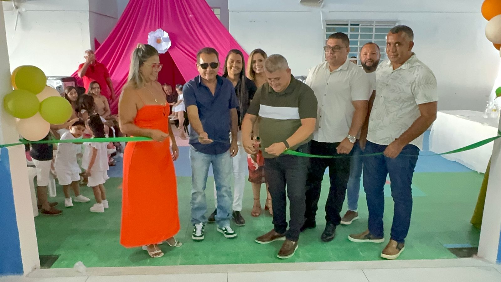 Joelson entrega ampliação de creche a população de Calumbi 1 Joelson entrega ampliação de creche a população de Calumbi - Fotos: Divulgação