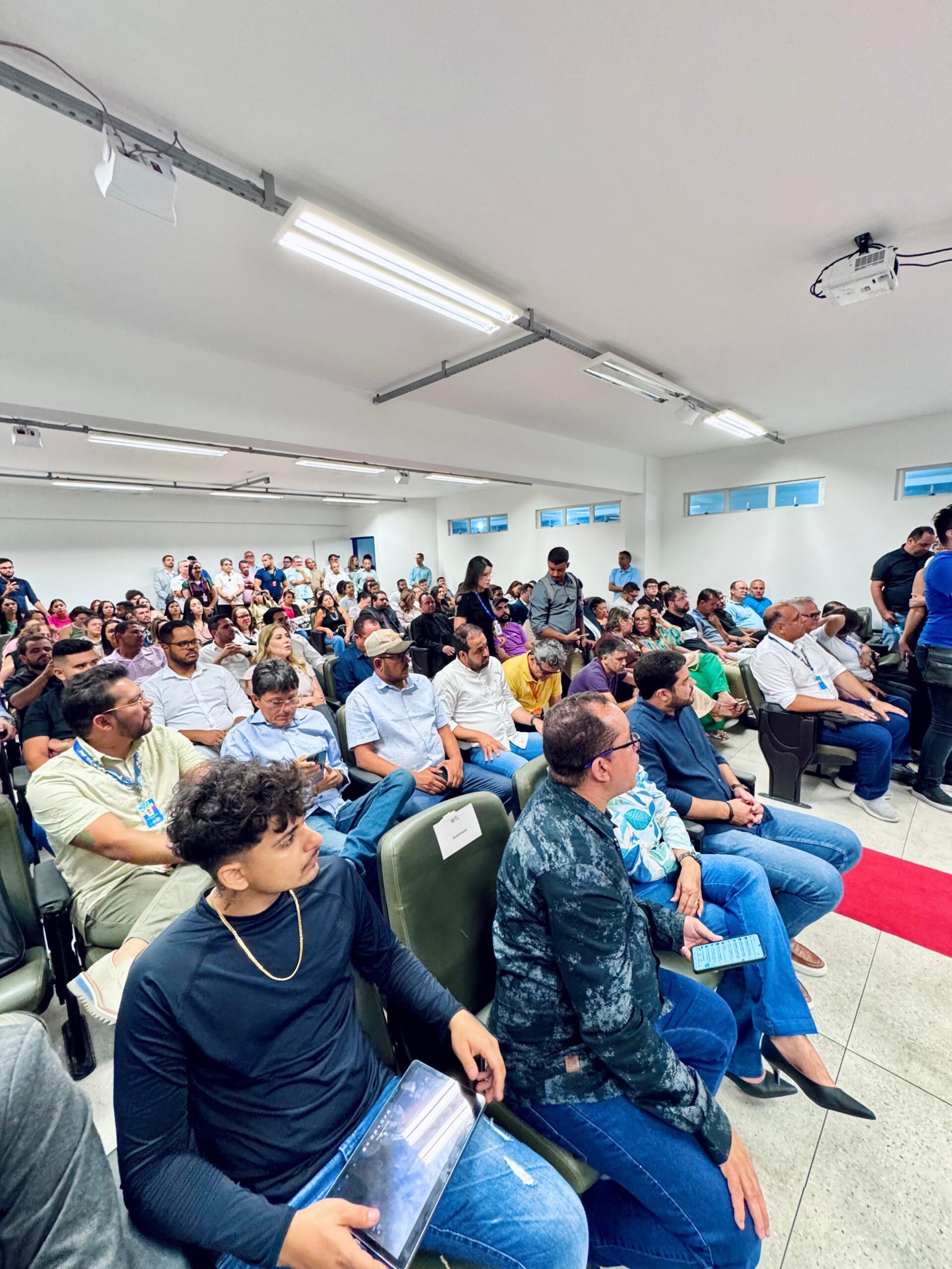 Marconi Santana participa da inauguração de Clínica Escola em Arcoverde