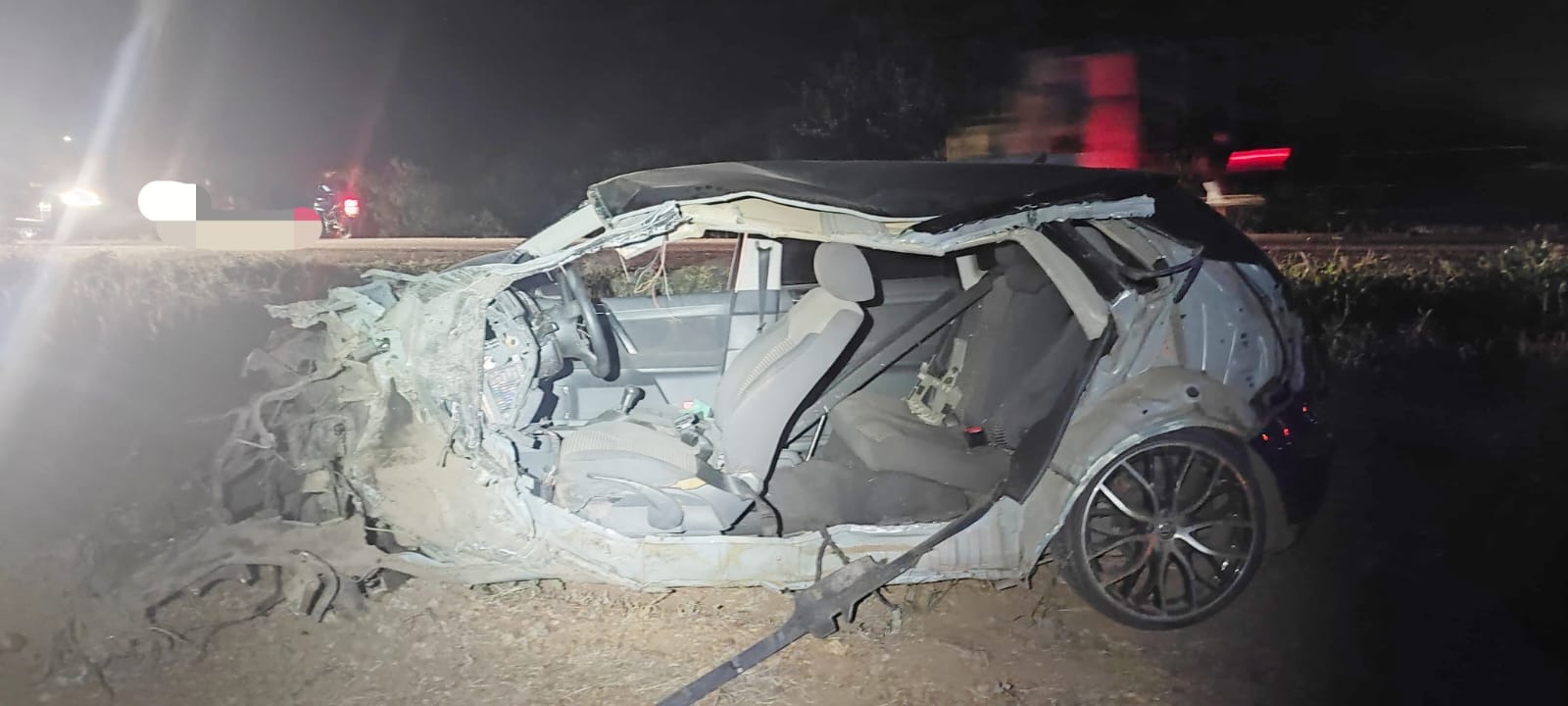 Acidente com três veículos deixa dois feridos na BR-428