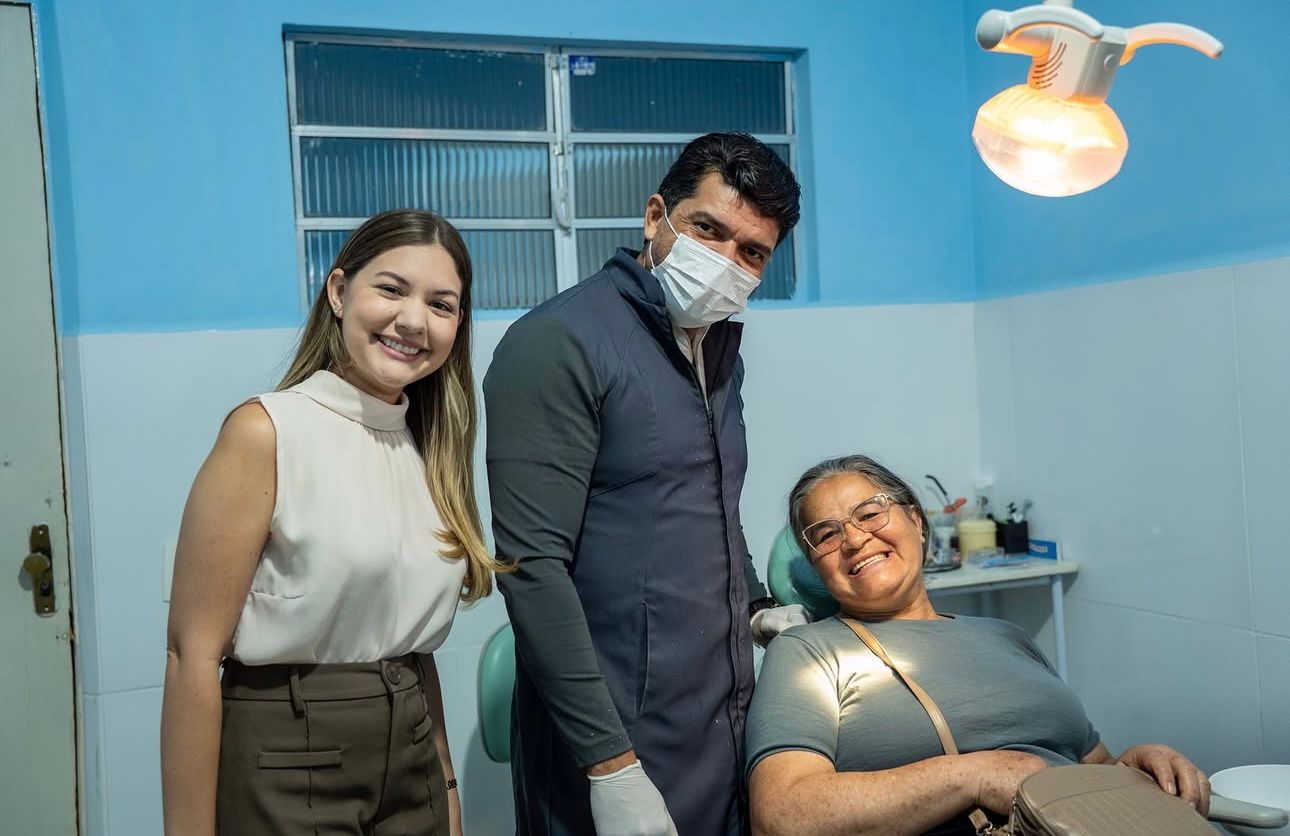 Dr Ismael realiza entrega de próteses dentárias