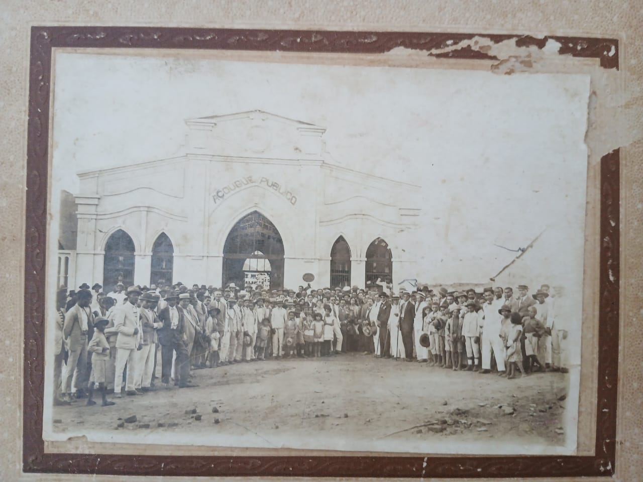 Documento revela a inauguração do Açougue de ST, em 1928