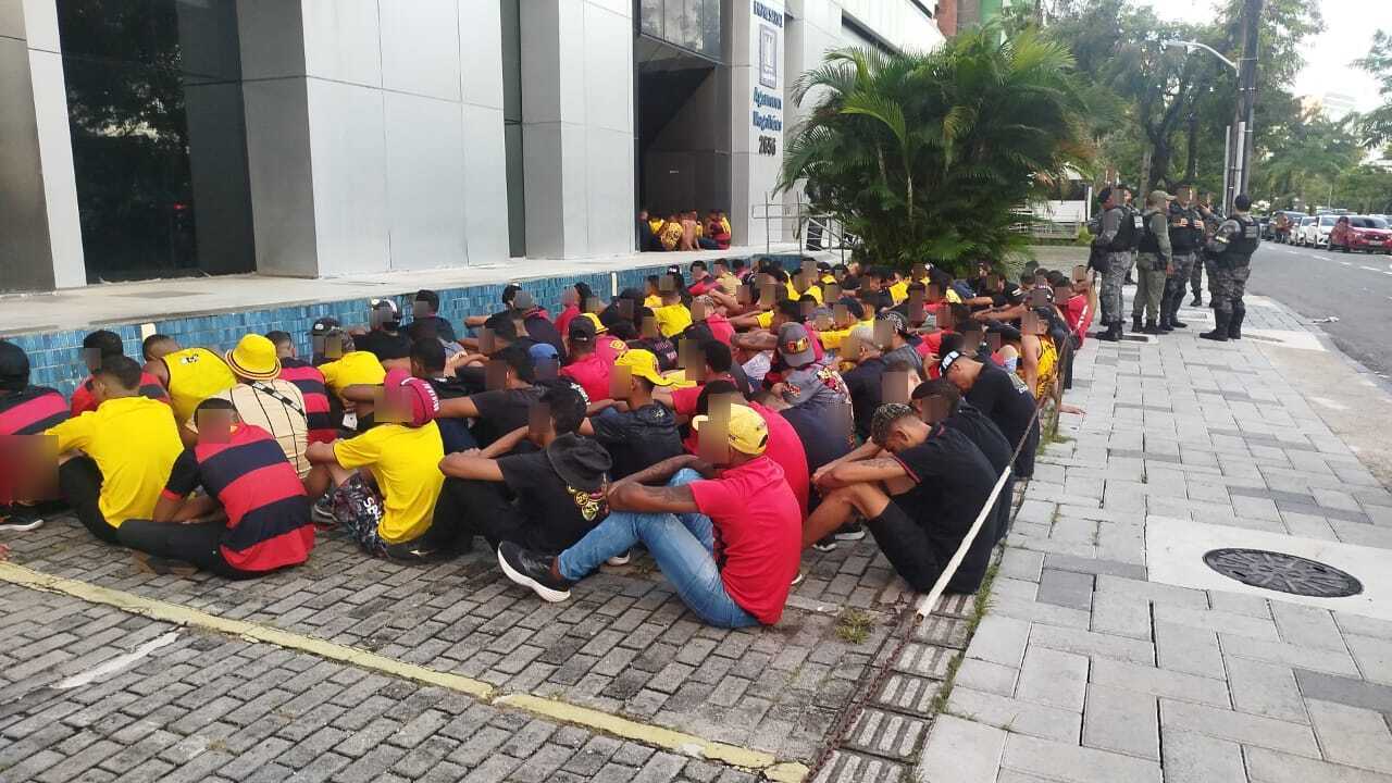 Polícia prende 166 torcedores do Sport por tumulto