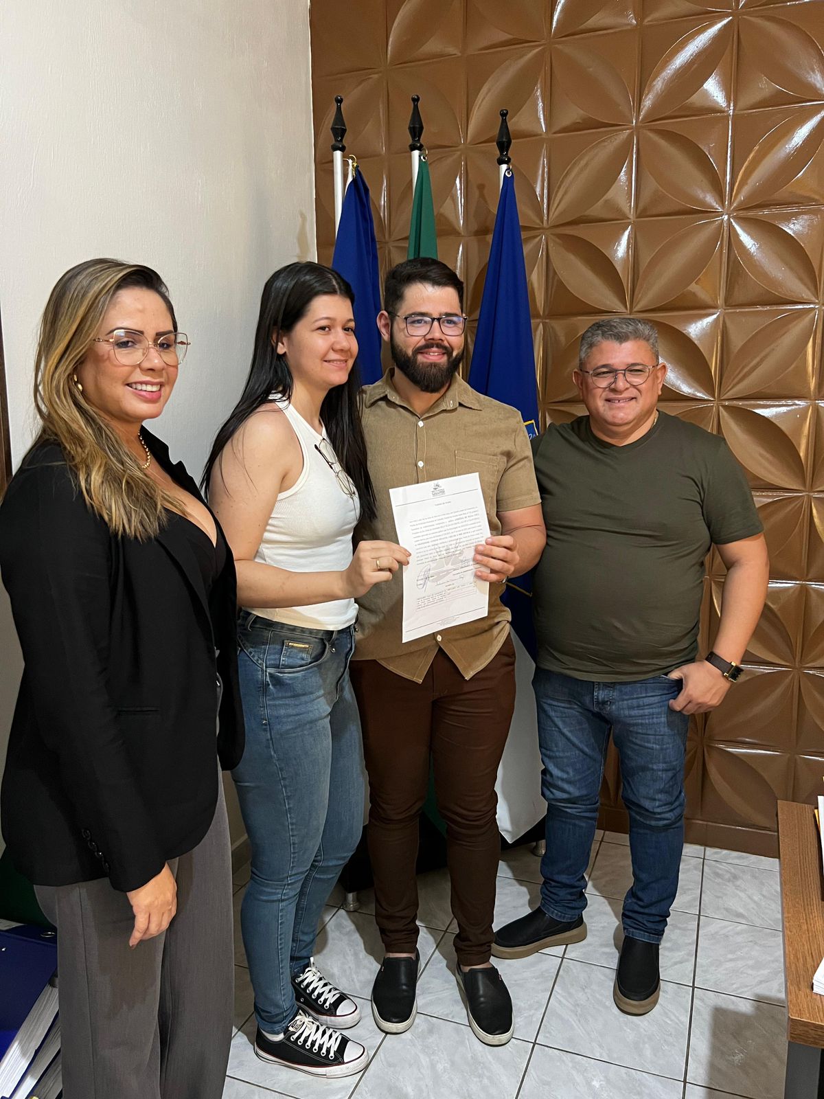 Joelson empossa novos servidores em Calumbi