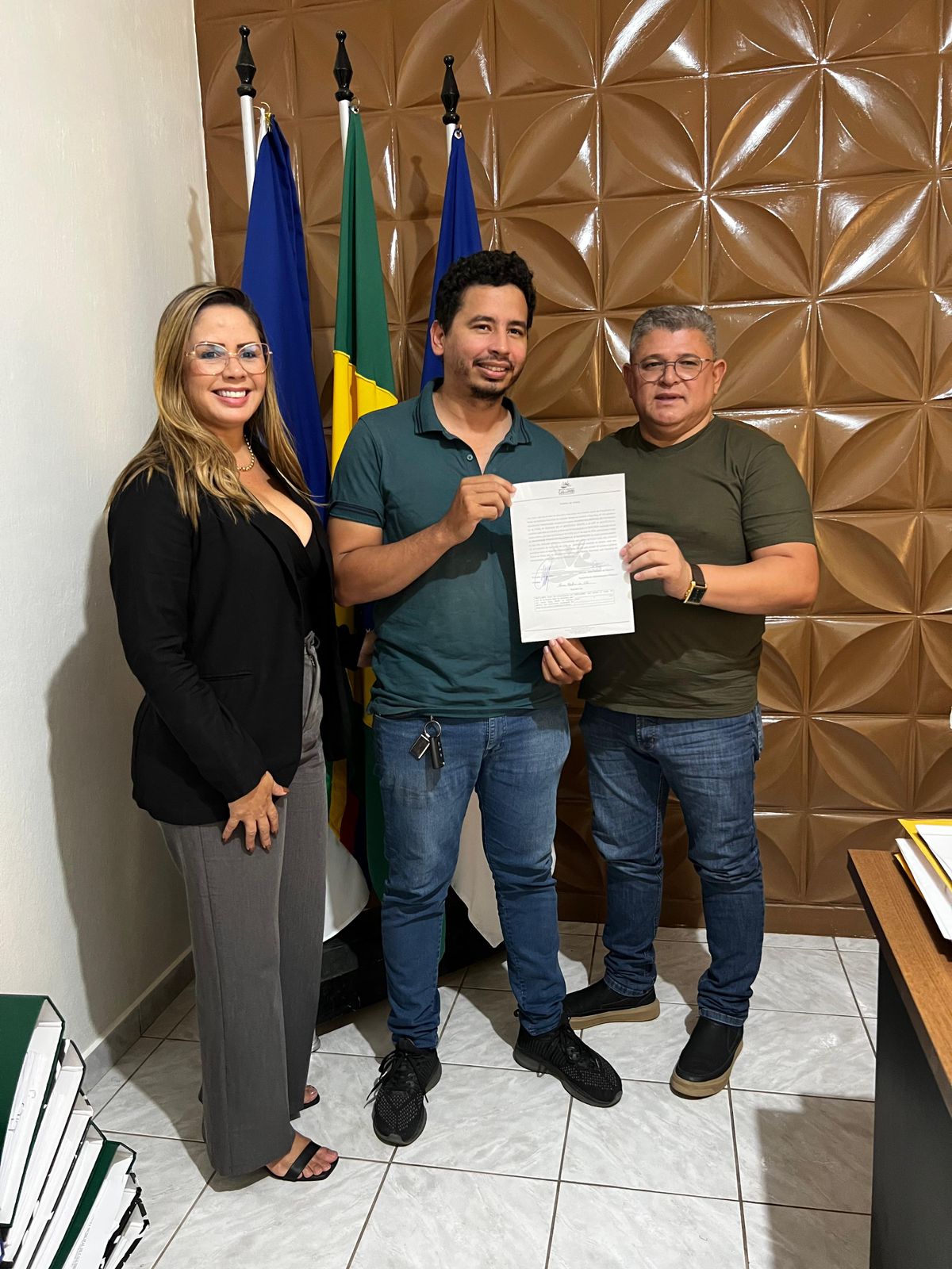 Joelson empossa novos servidores em Calumbi