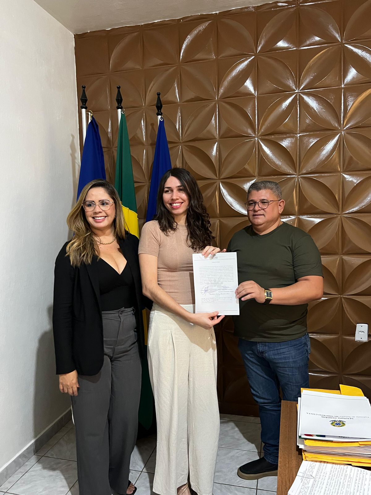 Joelson empossa novos servidores em Calumbi