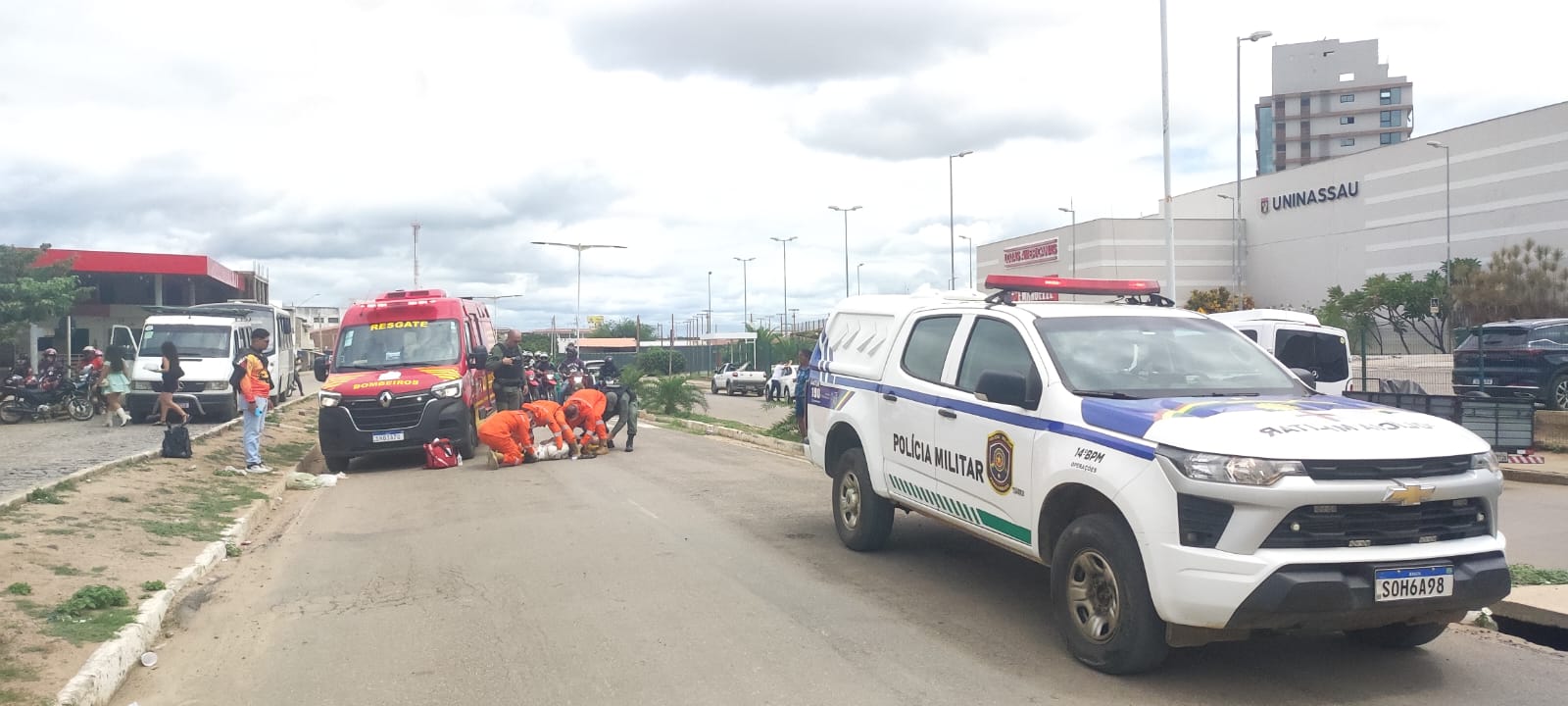 Motociclista fica ferida após bater em cão em frente ao Shopping ST 1 Foto: Reprodução