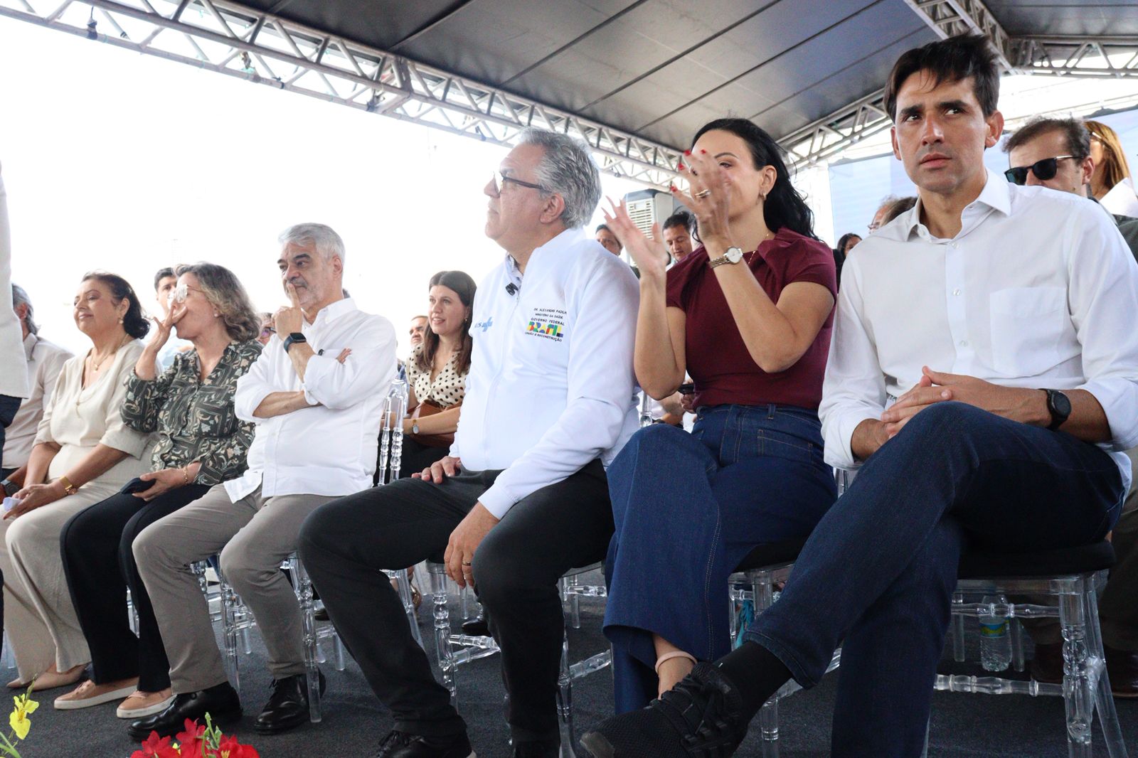 Após quase 4h de espera, comitiva de ministros cancela coletiva em ST