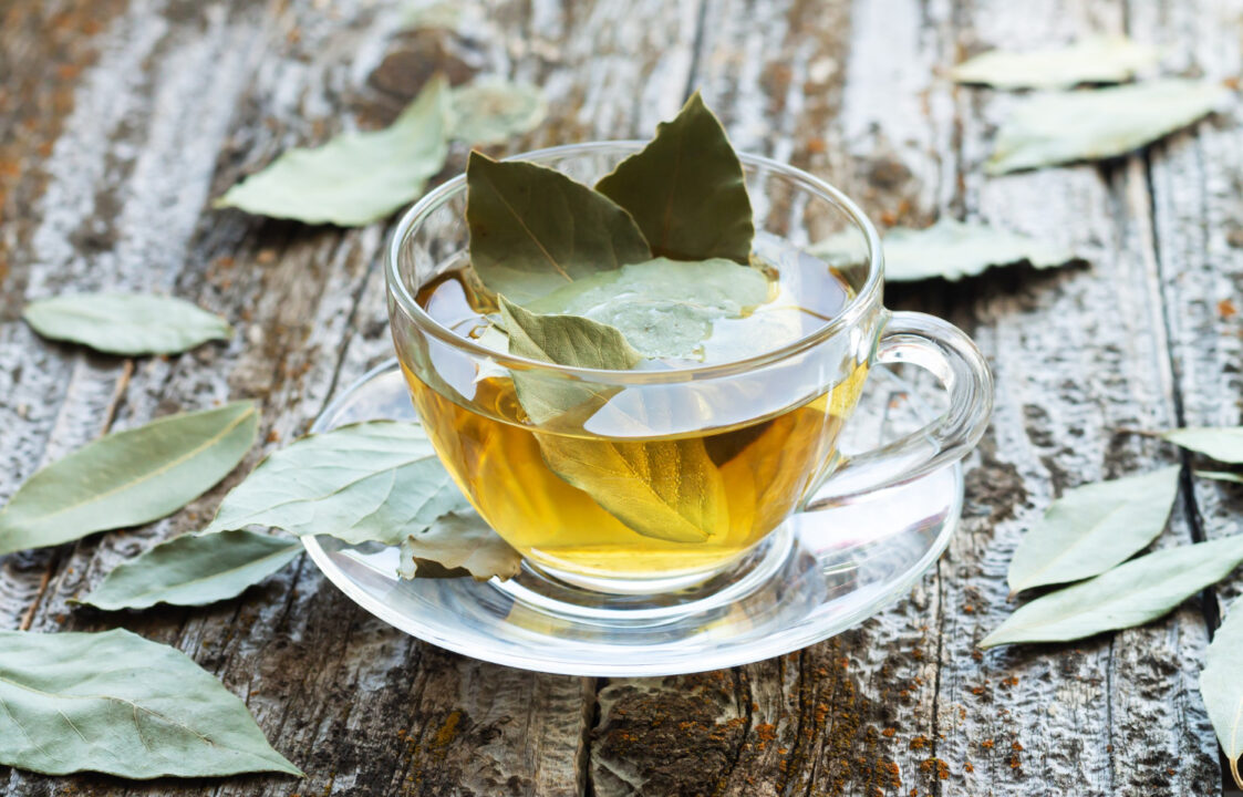 Quer dormir rápido e acordar renovado? Aposte neste chá relaxante natural