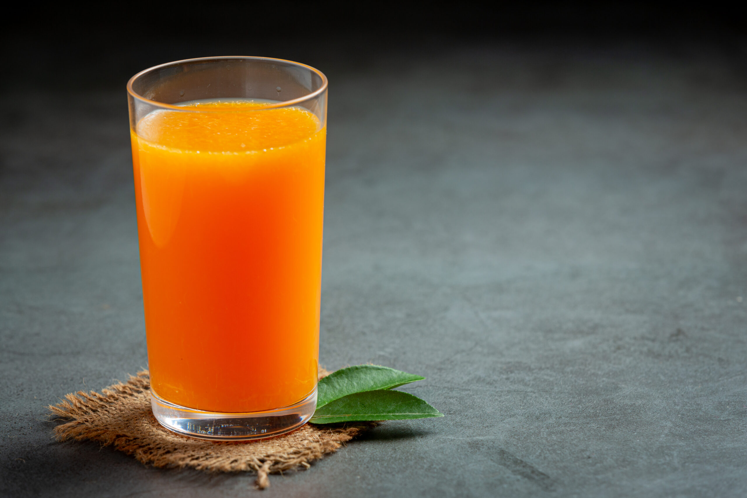 Suco anti-inflamatório melhora a digestão e auxilia na perda de peso - Foto: Freepik