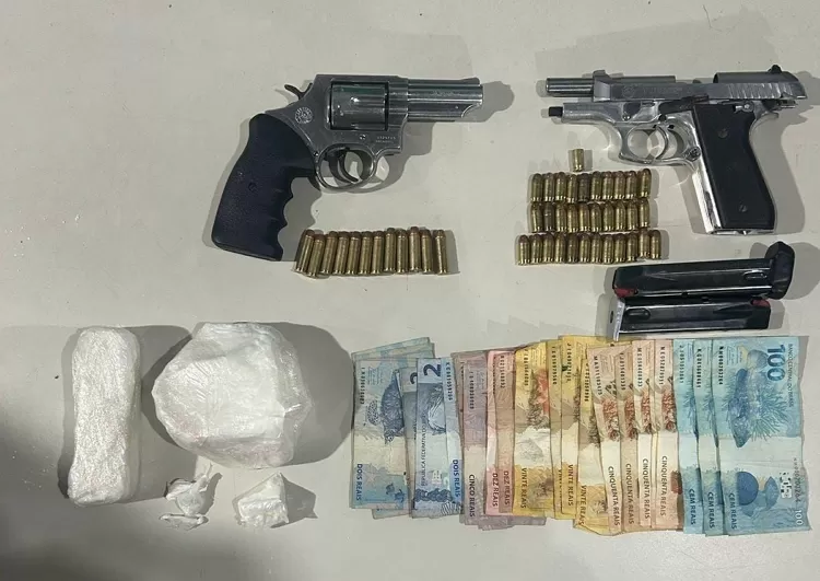 Homem é preso em flagrante com muita munição, armas e drogas em ST 1 Foto: Reprodução