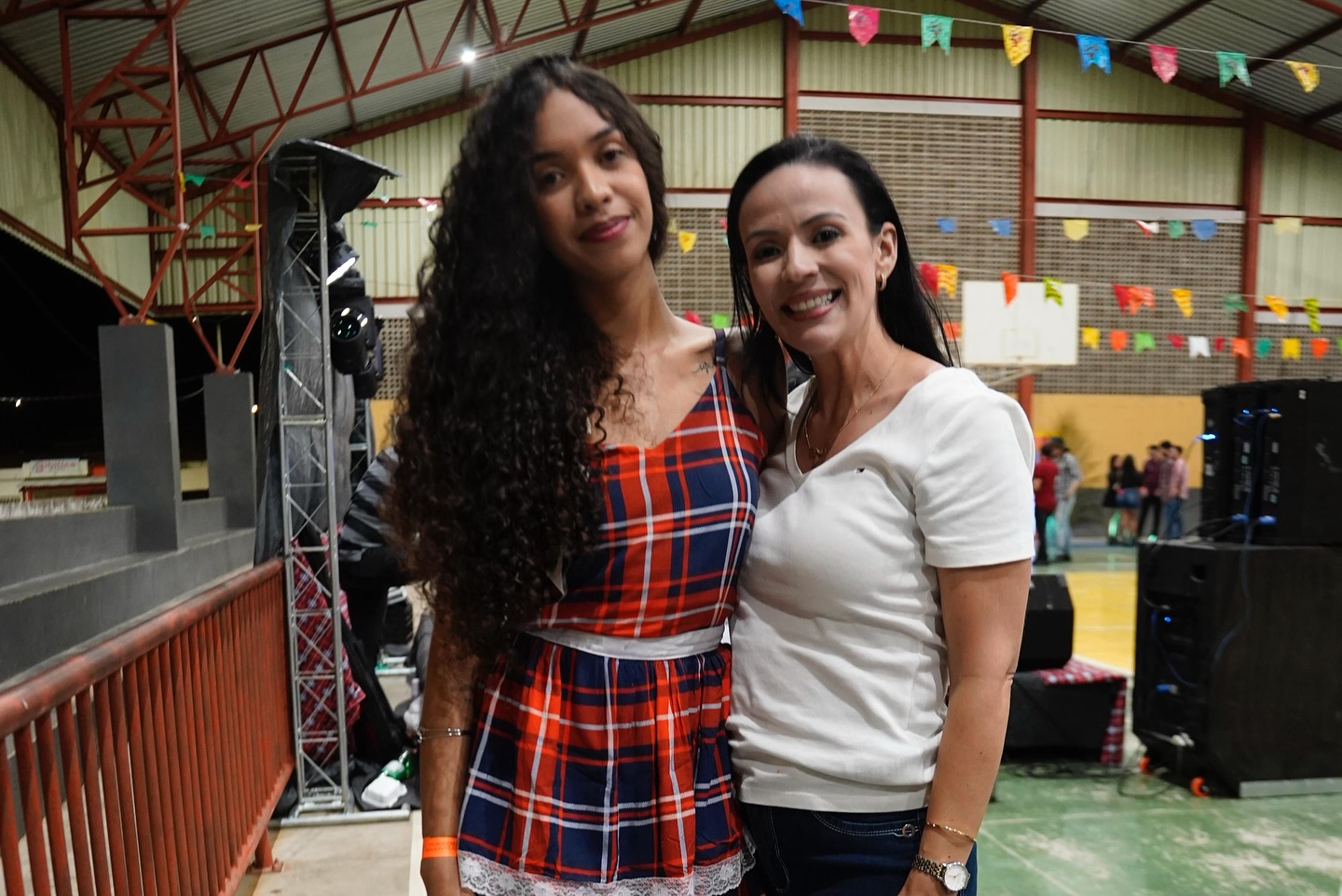 Márcia e Breno se aproximam da juventude e exaltam união como exemplo