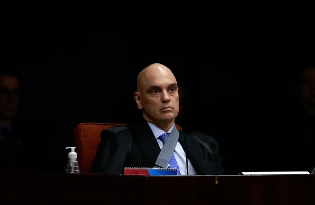 Moraes vota por pena de 17 anos a réu do 8/1 que sentou na “cadeira do Xandão” 1 Moraes vota por 17 anos a réu do 8/1 que sentou na “cadeira do Xandão” - Foto: Rosinei Coutinho/STF