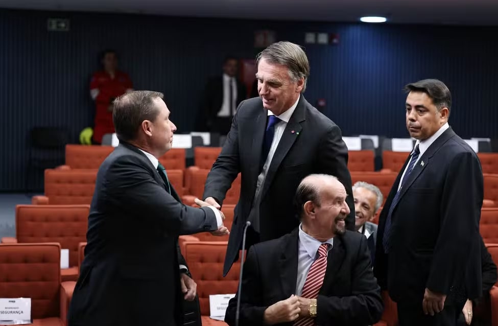 Moraes nega pedido, e Mauro Cid terá que comparecer ao depoimento dos outros réus 1 Moraes nega pedido, e Mauro Cid terá que comparecer ao depoimento dos outros réus - Foto: Ton Molina/Supremo Tribunal Federal