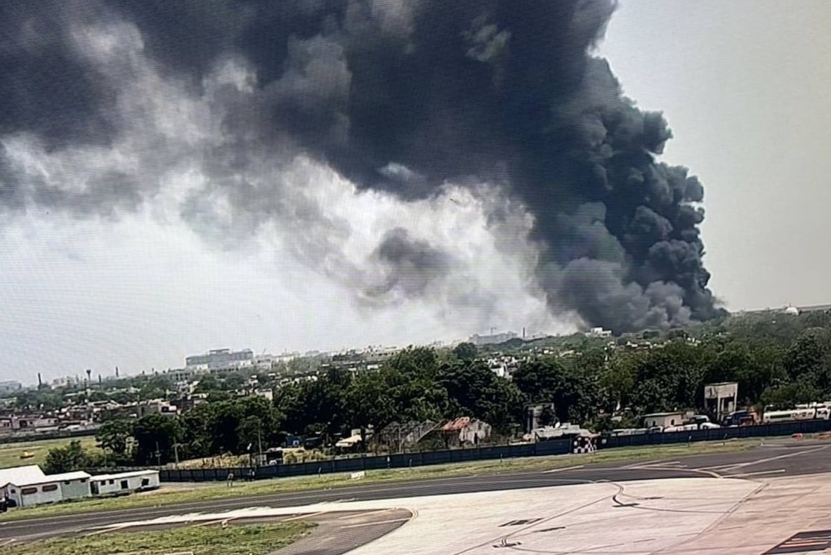 Queda de avião: Índia confirma ao menos 290 mortos e 41 feridos - Imagem: Reprodução/X