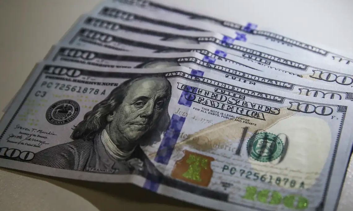 Dólar fecha abaixo de R$ 5,50 pela primeira vez em oito meses 1 Dólar fecha abaixo de R$ 5,50 pela primeira vez em oito meses - Foto: Valter Campanato/Agência Brasil