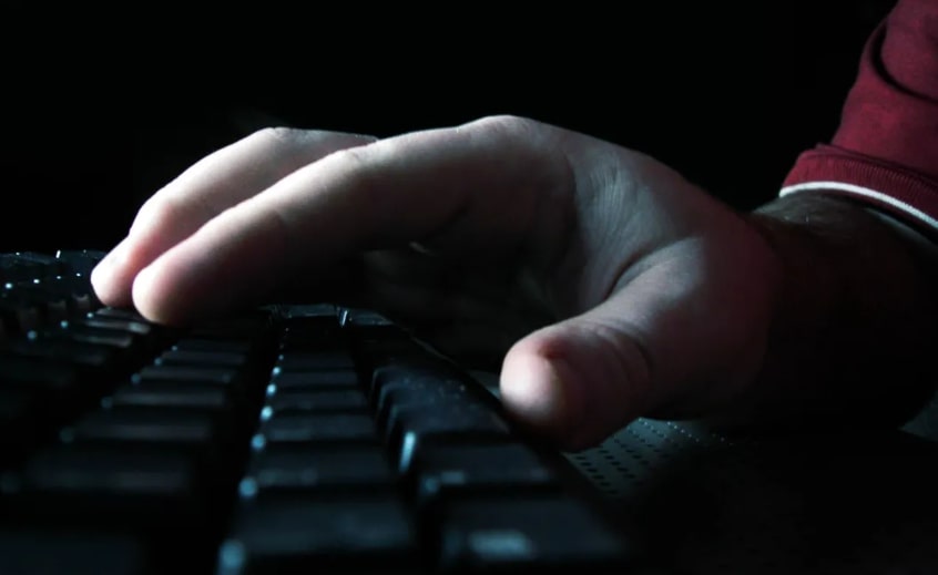 Vazamento de dados expõe 16 bilhões de senhas da Apple, Facebook e Google - Foto: Free Images