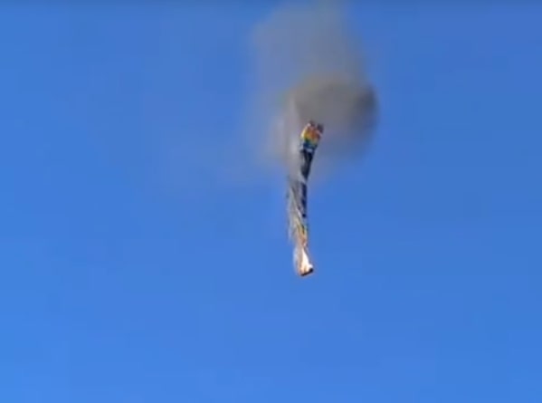 Vídeo: Balão com 22 pessoas pega fogo durante passeio e cai em Praia Grande (SC) 1 Vídeo: Balão com 22 pessoas pega fogo durante passeio e cai em Praia Grande (SC) - Imagem: Reprodução/Redes Sociais