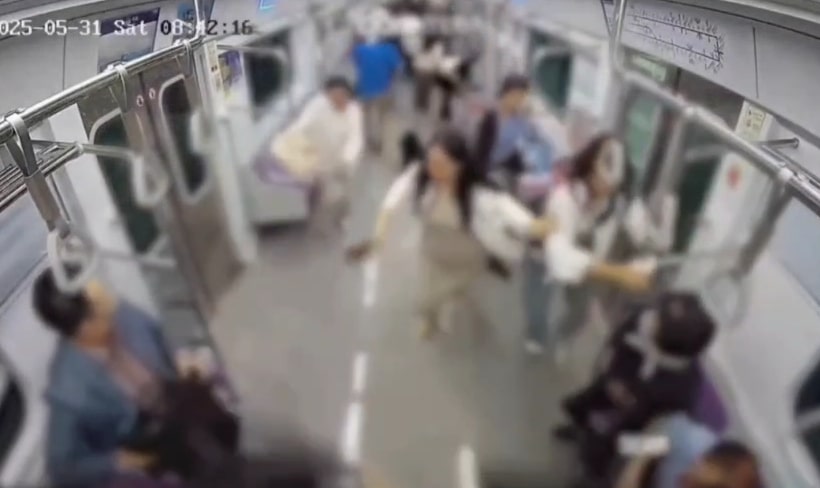 Vídeo: homem incendeia vagão lotado no metrô na Coreia do Sul 1 Vídeo: homem incendeia vagão lotado no metrô na Coreia do Sul - Imagem: Reprodução/X