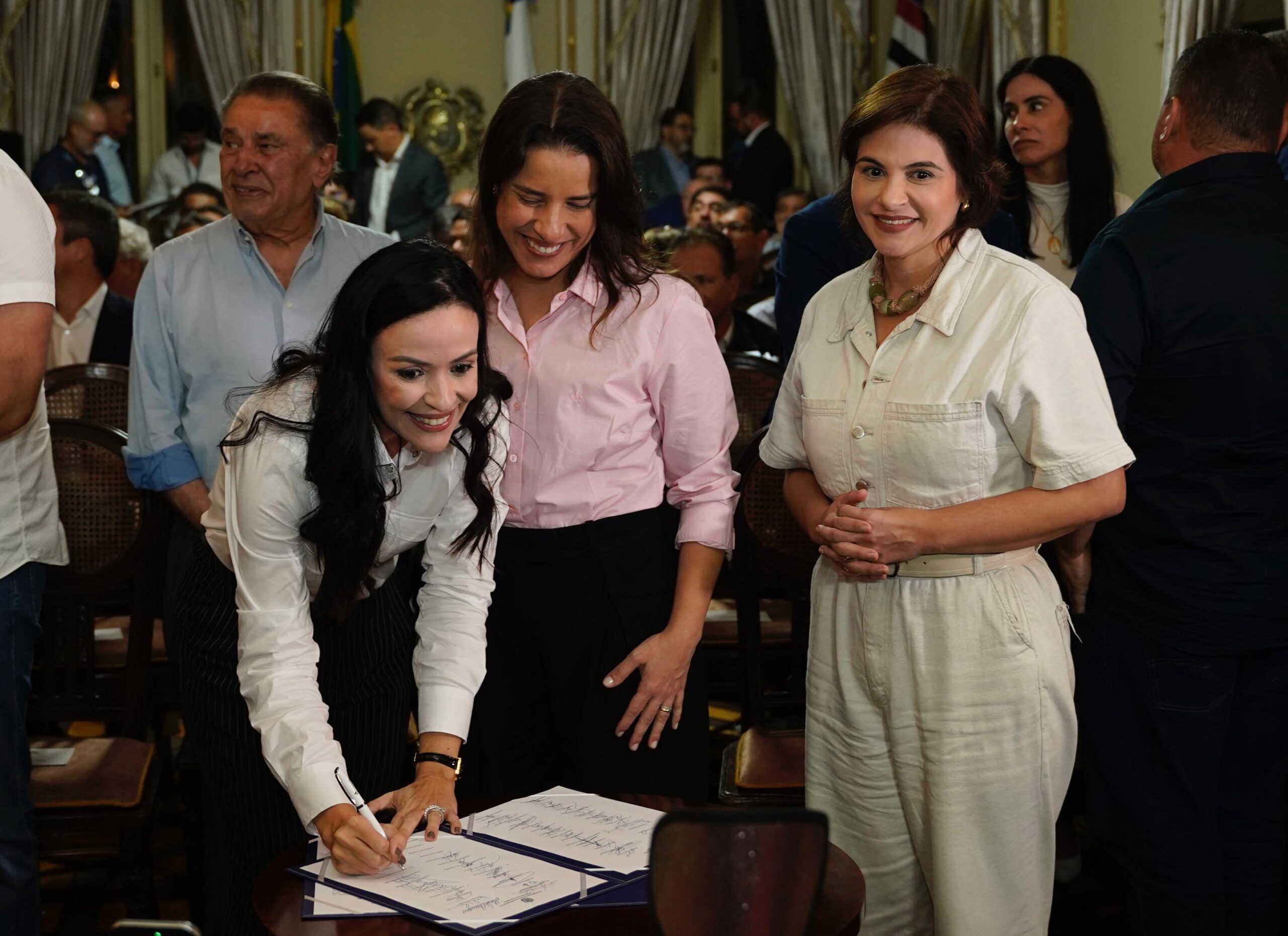 Márcia garante nova creche para Serra após encontro com Raquel 1 Márcia garante nova creche para Serra após encontro com Raquel