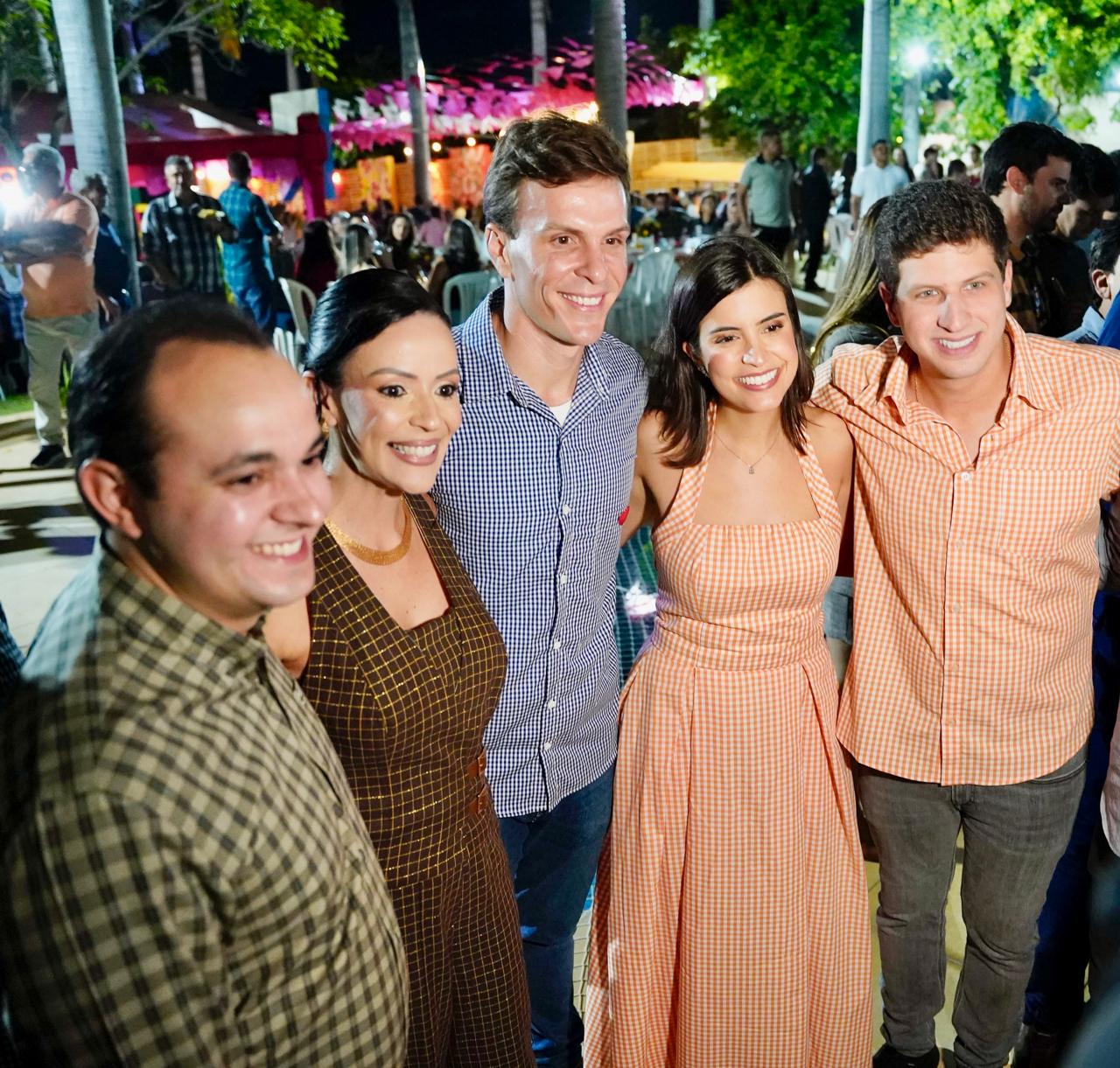 Márcia e Breno Araújo participam de evento na casa de FBC em Petrolina