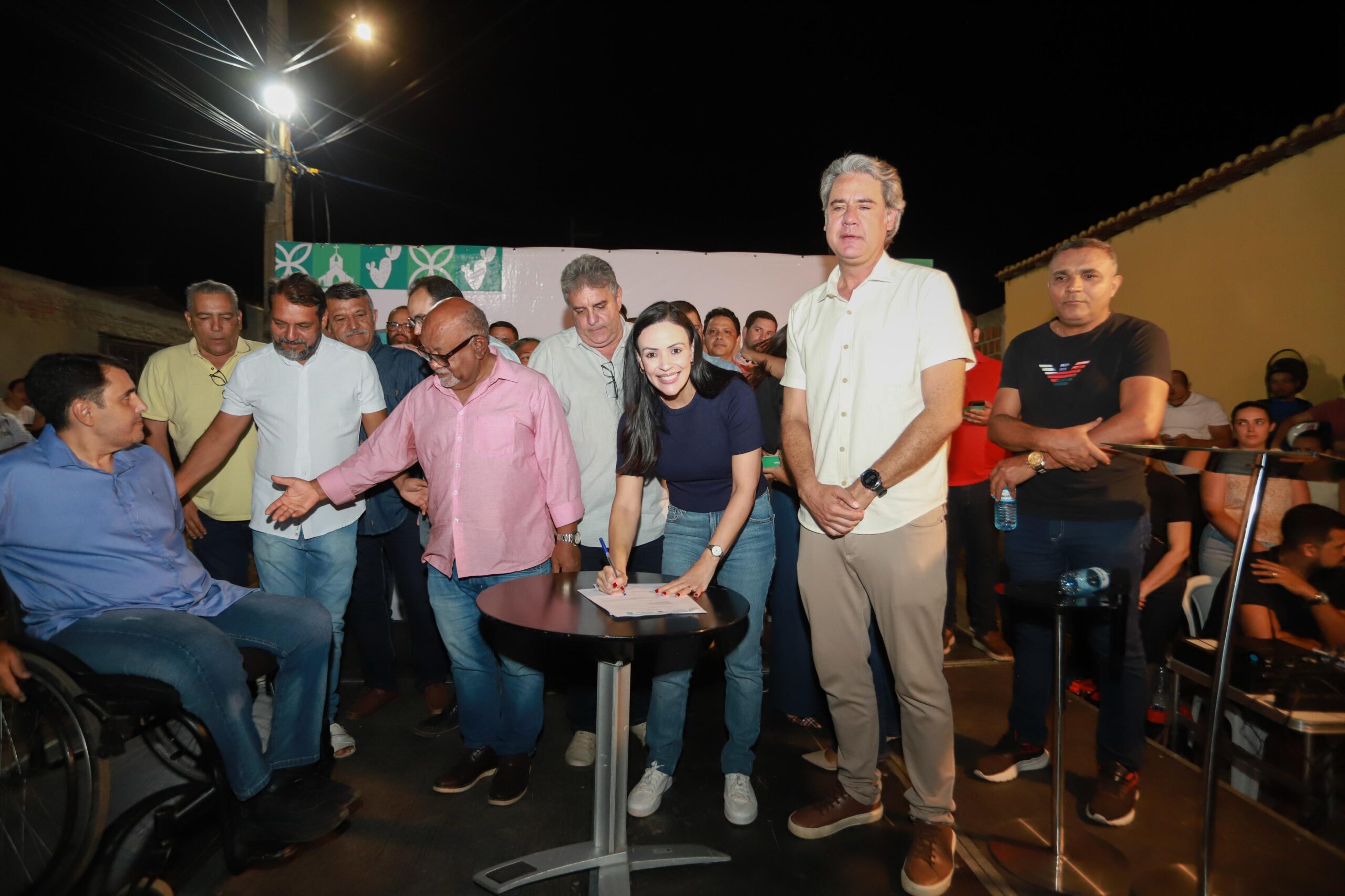 Márcia Conrado assina ordem de serviço de 14 ruas no Vila Bela 1 Márcia Conrado Assina ordem de serviço de ruas no Vila Bela