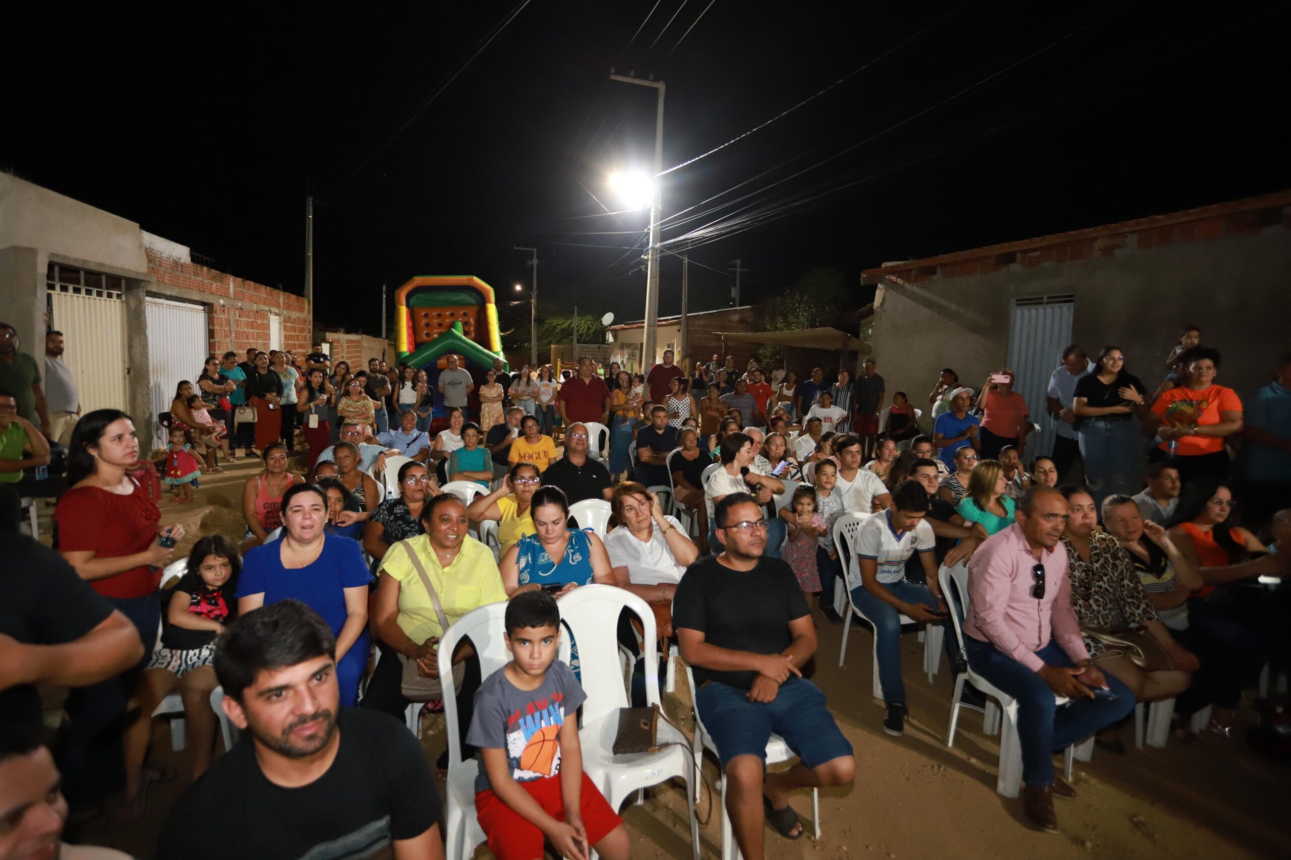 Márcia Conrado assina ordem de serviço de 14 ruas no Vila Bela