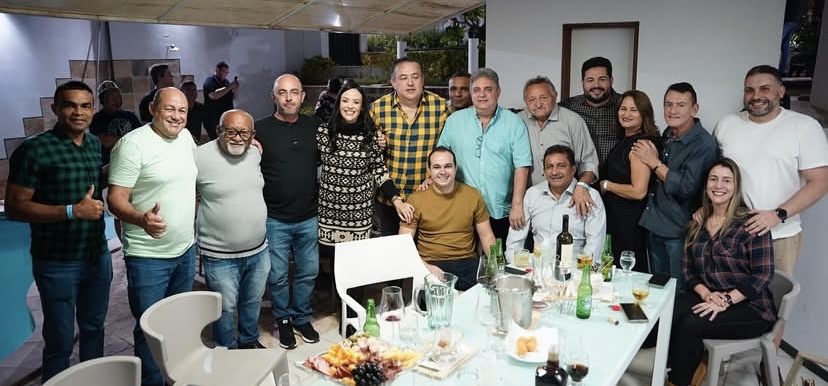 Noite foi de trégua entre Márcia e Sebá e grupo vira um aglomerado