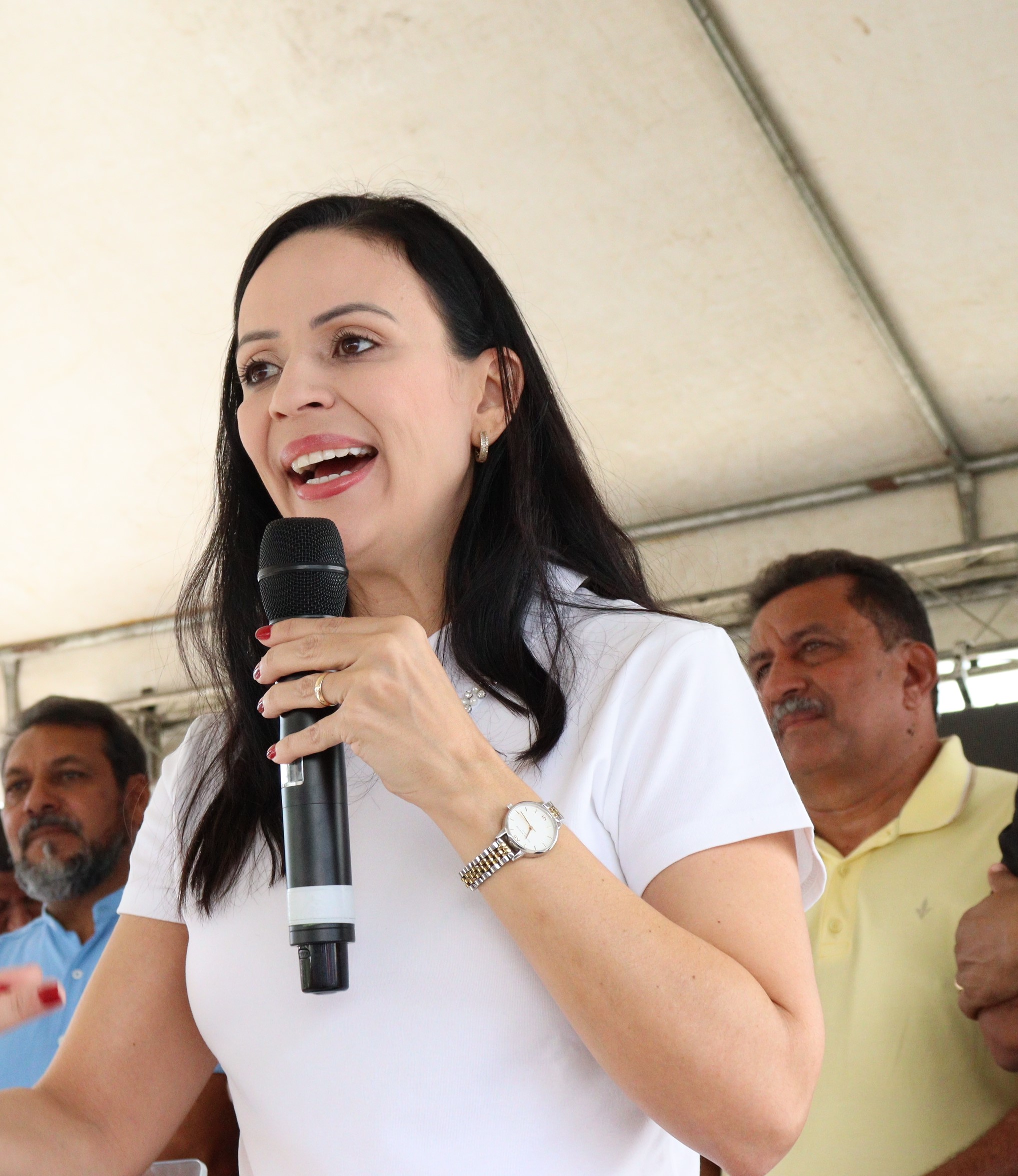 Durante ato, Márcia diz que não faz gambiarra e anuncia mais obras em ST