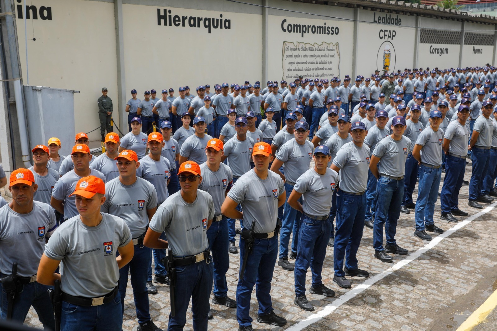 Governo convoca aprovados no concurso da PMPE 1 PE convoca aprovados no concurso para matrícula - Miva Filho/Secom