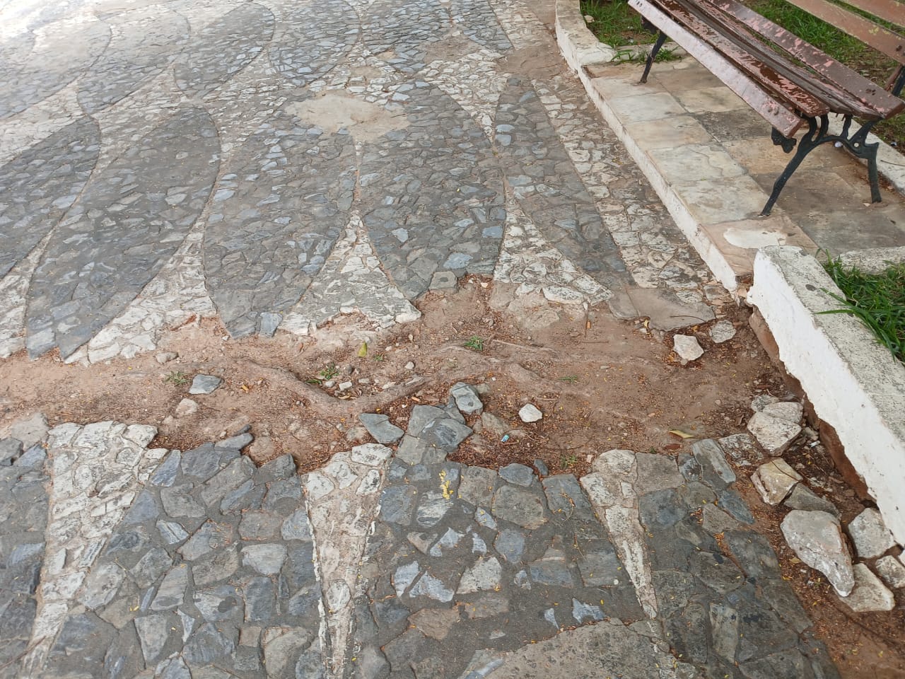 A vergonha diante o abandono da Concha Acústica de Serra Talhada