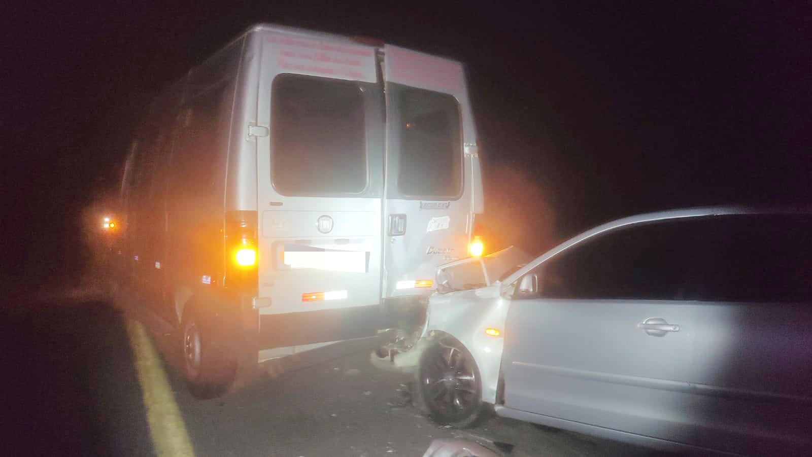 Vinte pessoas envolvidas em colisão na BR-232, em ST, e alguns feridos 1 Acidente