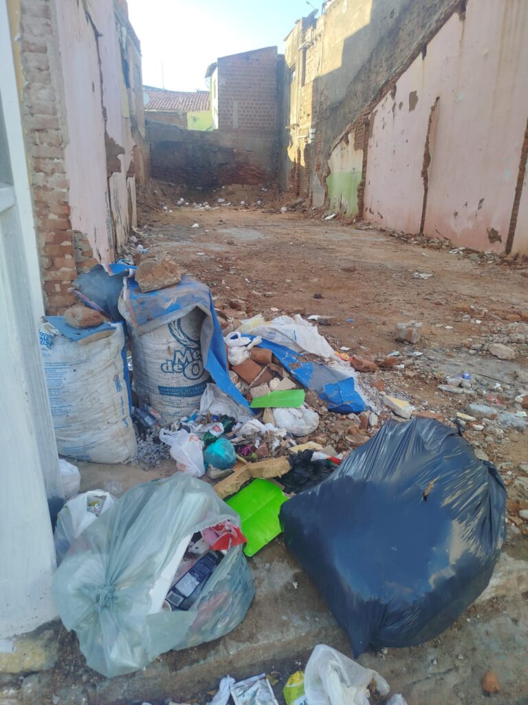 Moradores de ST denunciam espaço aberto de drogas e prostituição