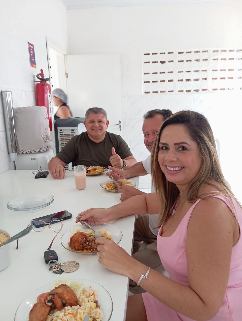 Cozinha comunitária ganha EPIs e novos uniformes