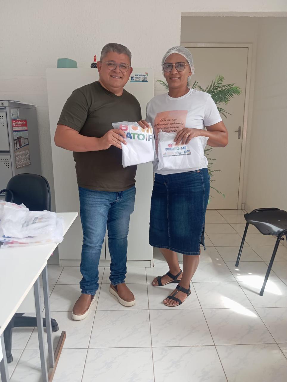 Cozinha comunitária ganha EPIs e novos uniformes