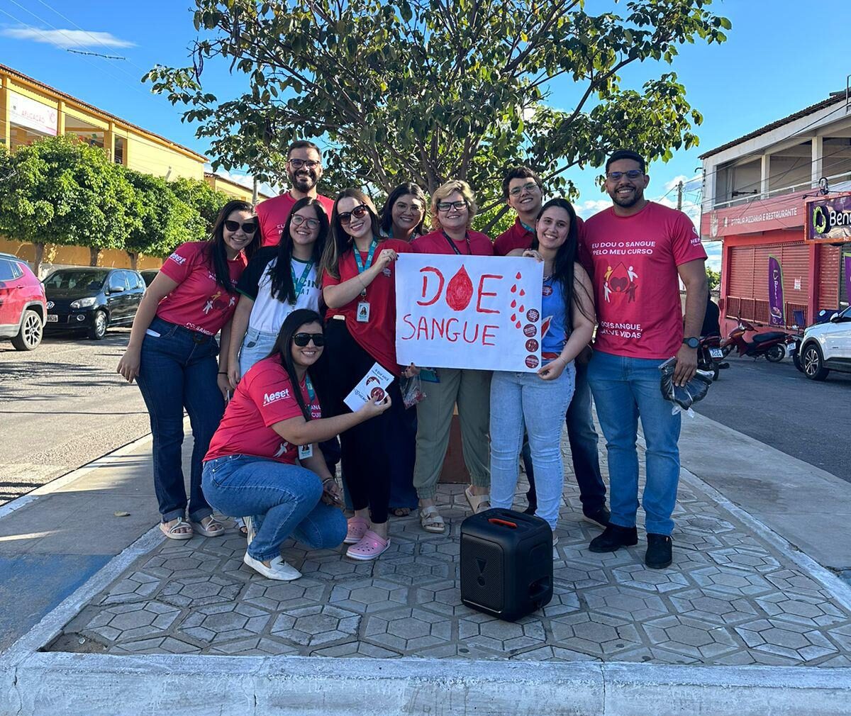 alunos de medicina promovem campanha de doação de sangue