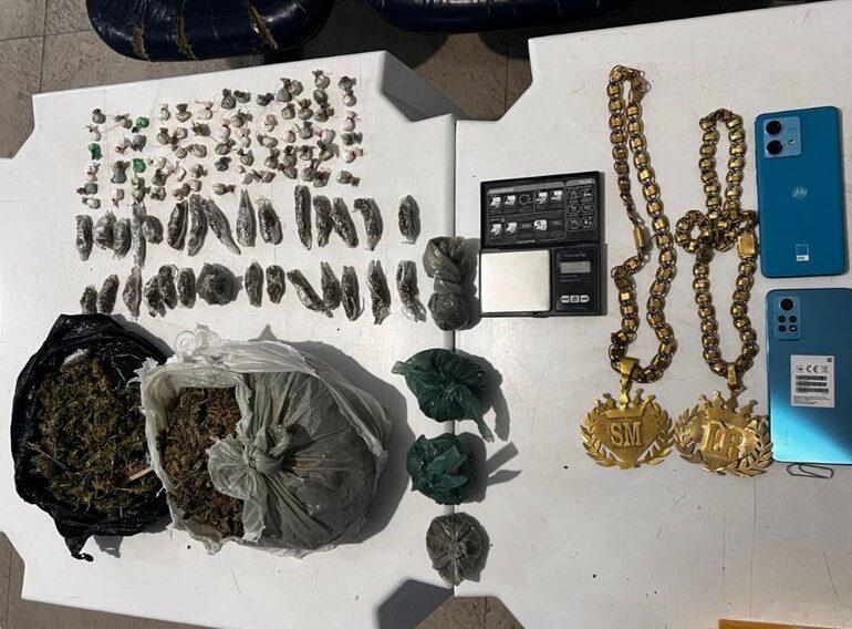 Polícia Militar prende dupla por tráfico no Sertão 1 Polícia