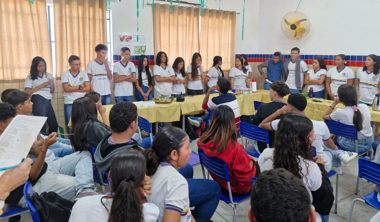 EREM Cornélio Soares se destaca com projeto inovador sobre as tradições do NE