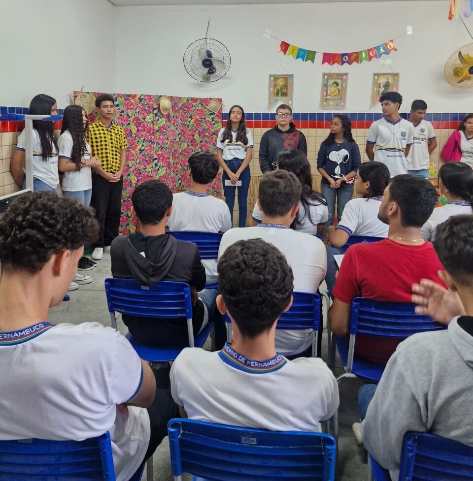 EREM Cornélio Soares se destaca com projeto inovador sobre as tradições do NE