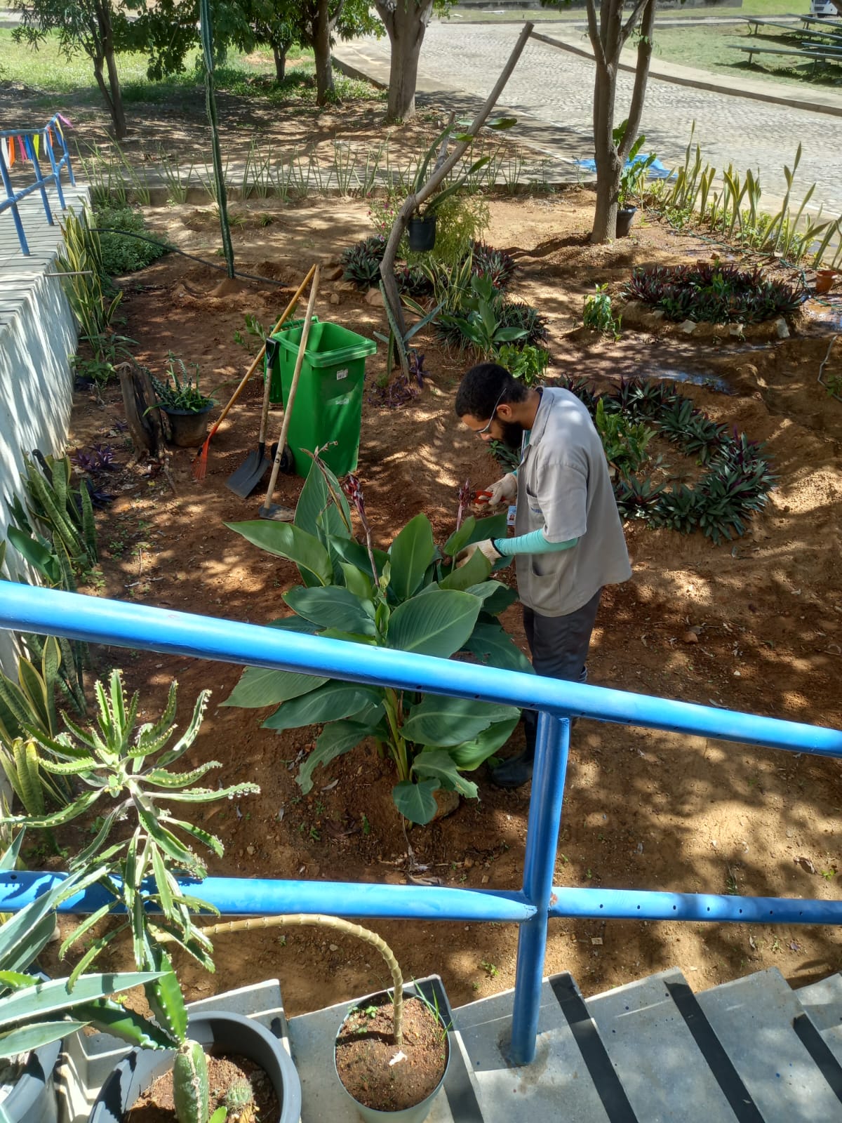 A trajetória do jardineiro da UAST que sonha e luta para ser professor