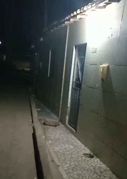 Escuridão toma conta de rua em ST e moradora cobra ação da prefeitura