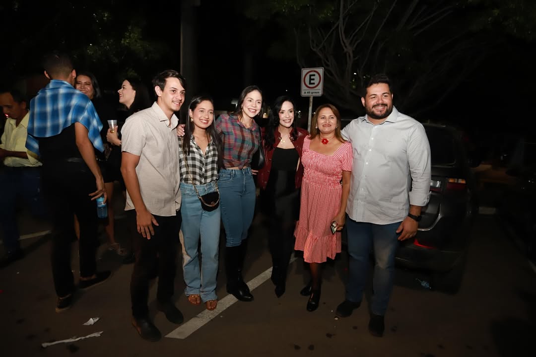 Márcia e equipe abrem festejos em ST no meio das quadrilhas juninas