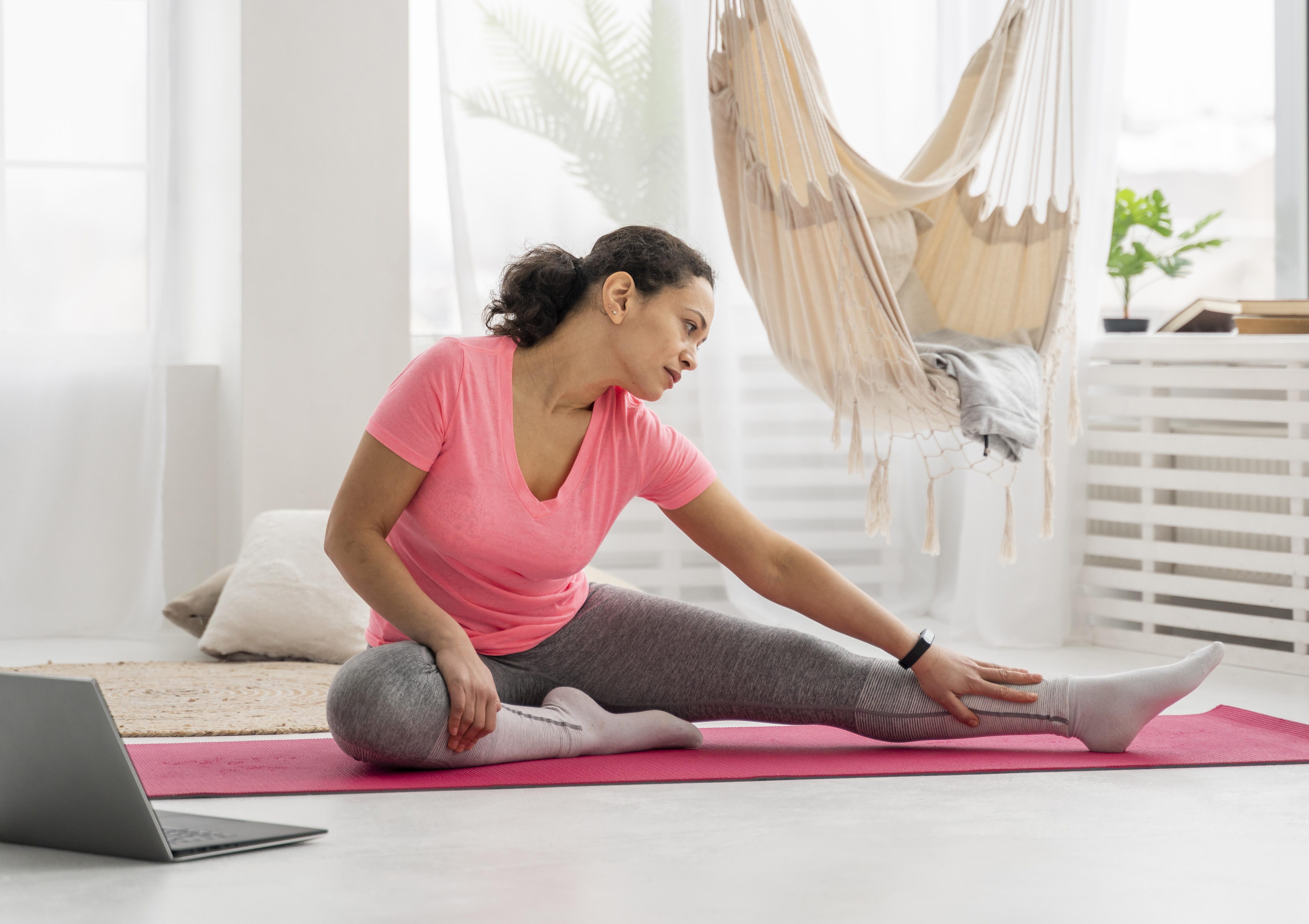 5 exercícios sem equipamento para transformar o corpo 1 5 exercícios sem equipamento para transformar o corpo - Foto: Freepik