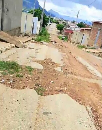 Moradores estão indignados com estado de abandono do Vila Bela