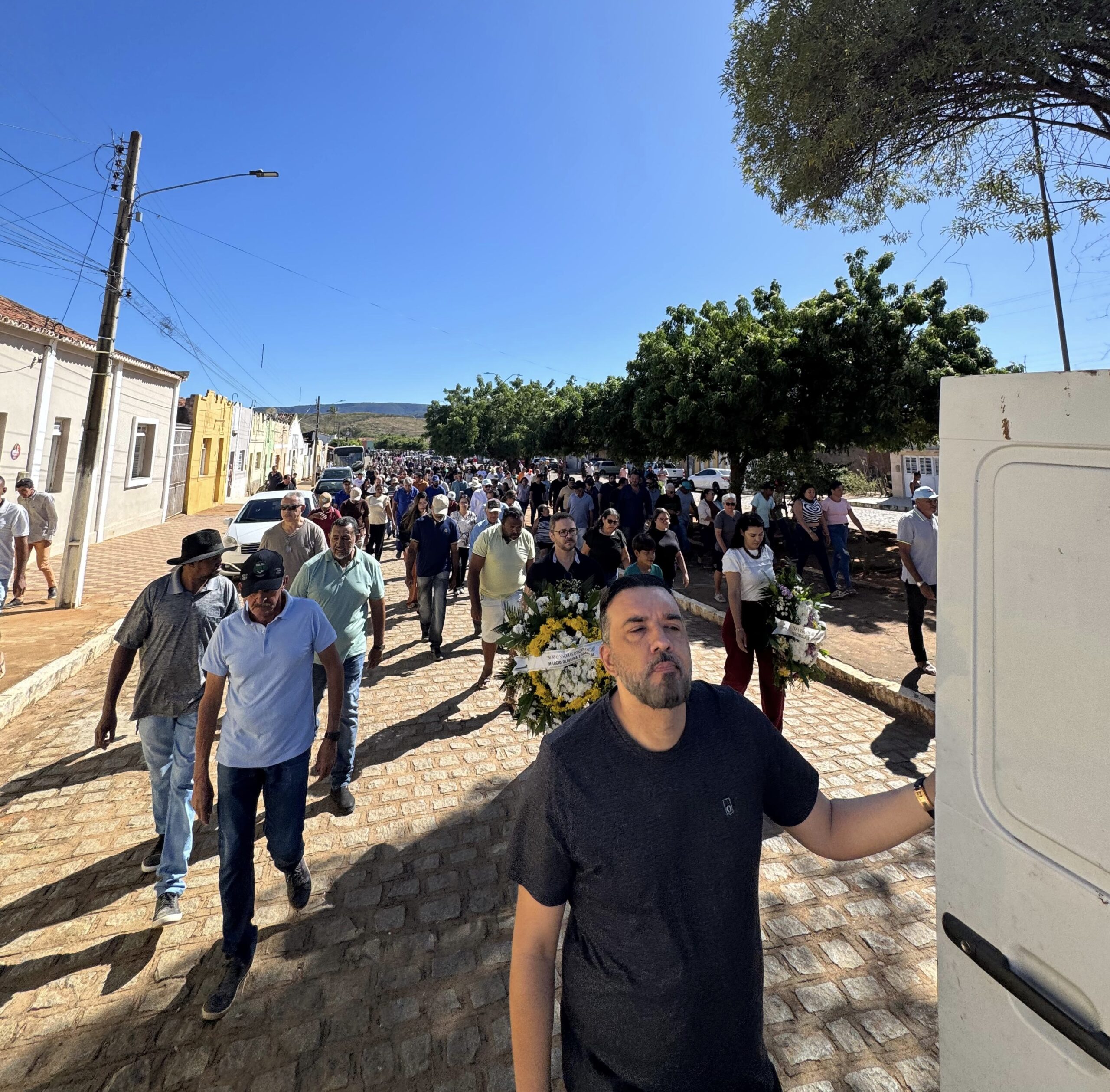 Emoção marca sepultamento de pai de empresário na zona rural de ST