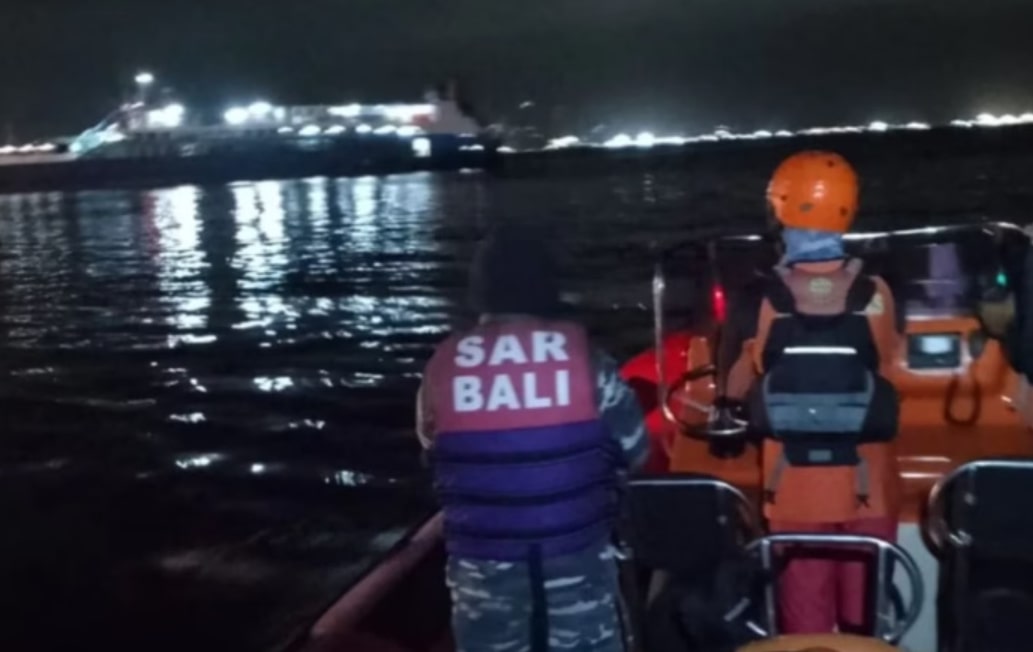 Balsa com 65 pessoas naufraga na Indonésia, e 38 seguem desaparecidas - Foto: Divulgação/Basarnas