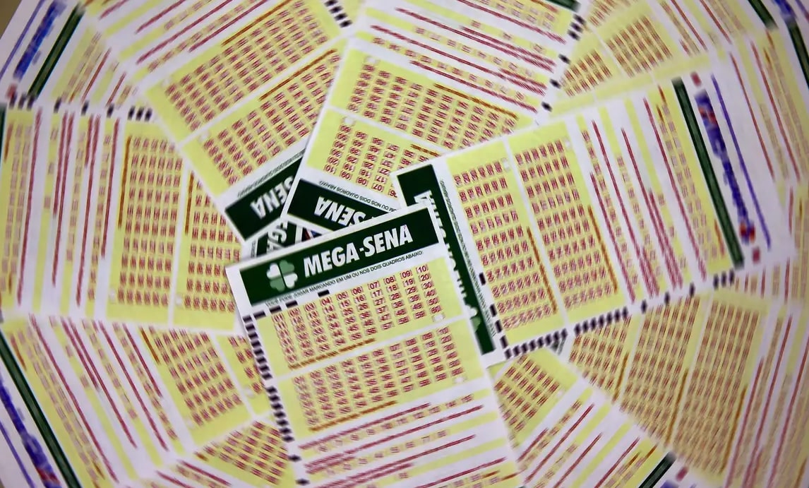 Mega-Sena sorteia neste sábado (4) prêmio aculumado em R$ 12 milhões - Foto: Marcello Casal Jr/Agência Brasil