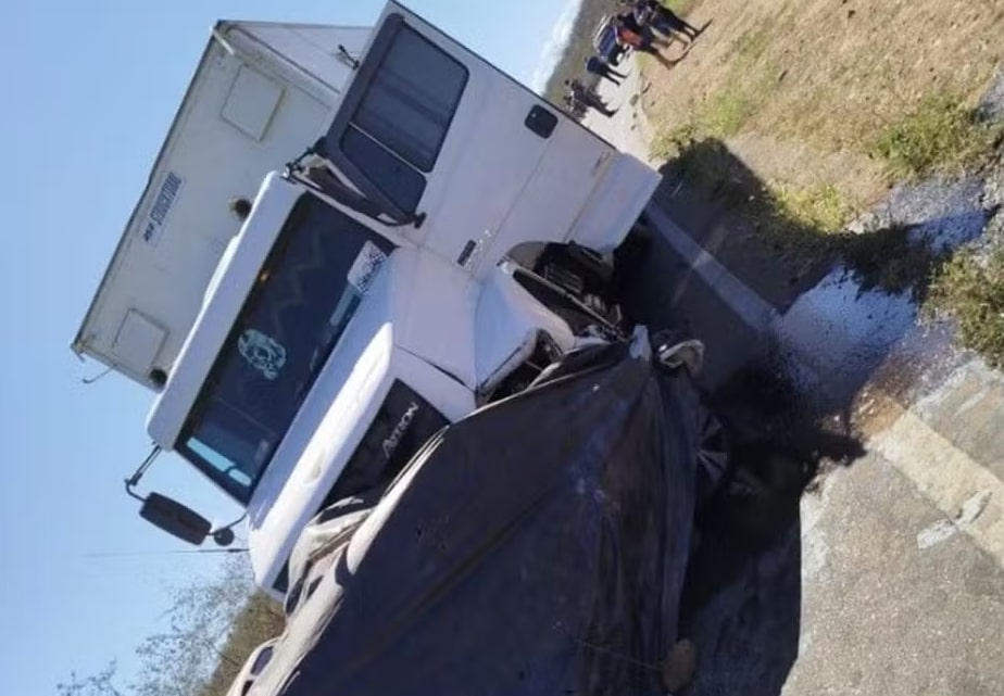 5 pessoas da mesma família morrem em acidente na PE-635 1 5 pessoas da mesma família morrem em acidente na PE-635 - Foto: Reprodução/ Redes Sociais