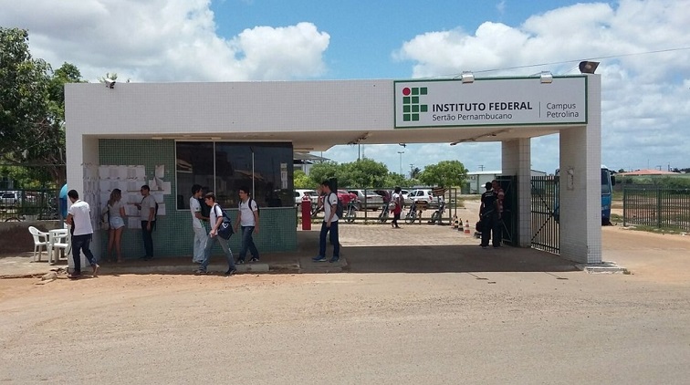 IFSertão-PE abre concurso com 75 vagas e salários de até R$ 13 mil 1 IFSertão-PE abre concurso