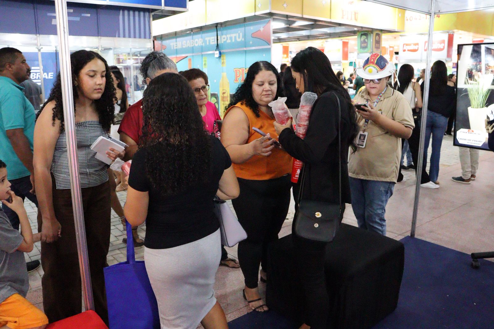 2ª noite da ExpoSerra com estandes cheios, muito forró e resenha em ST