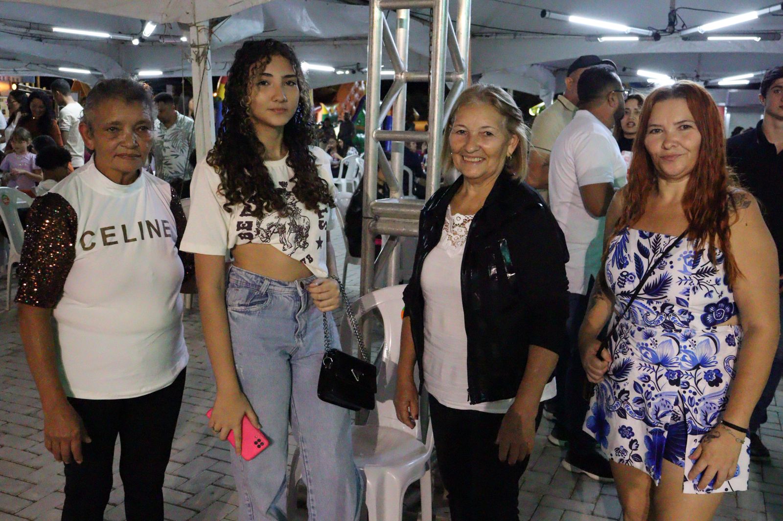 Farol recebe carinho, aplausos e apoio dos leitores na 25° Exposerra